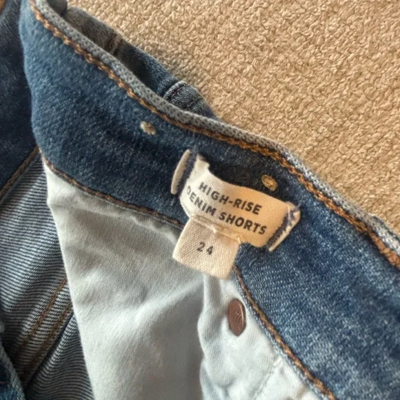 Madewell High Rise Denim Shorts Size 24 Distressed Raw Hem Blue Jean Shorts - Picture 3 of 4
